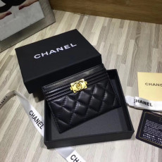 CHANEL 샤넬 2020 여성용 램스킨 보이 카드지갑 블랙금장,은장