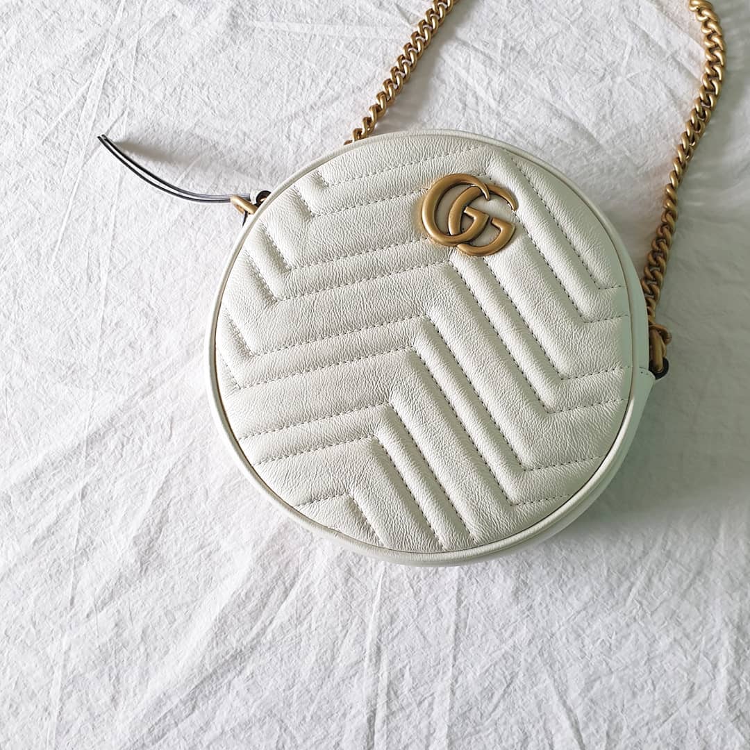 GUCCI 구찌 GG 마몽트 미니 라운드 숄더백 블랙,화이트