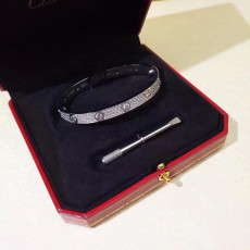 CARTIER 까르띠에 LOVE 브레이슬릿 다이아 파베 세팅