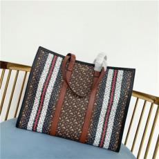 BURBERRY 버버리 TB 쇼핑백 B9051 신상