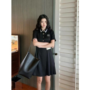 MIUMIU 미우미우 카라 기본 원피스