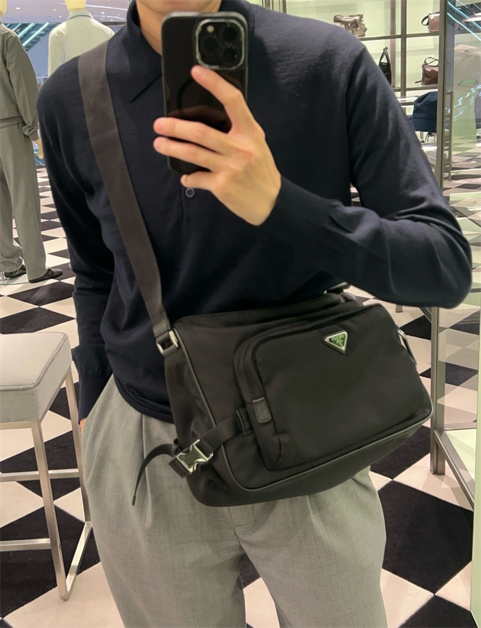 PRADA 프라다 리나일론 라지 메신저백 2VH191