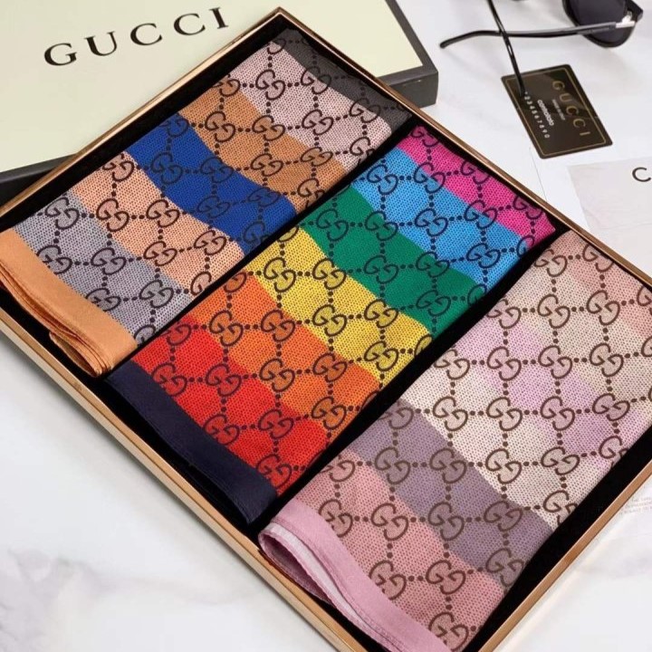 GUCCI 구찌 실크 사각 스카프