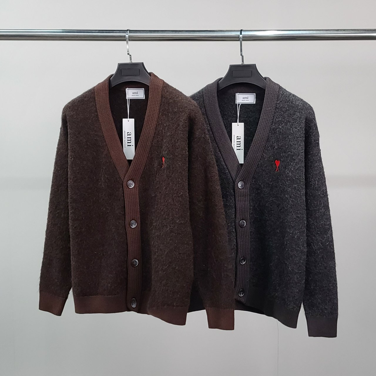 AMI 아미 스몰하트자수 알파카 가디건
