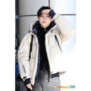 [투모로우바이투게더 연준] MONCLER 몽클레어 그레노블 셰르페리 숏 다운 패딩 자켓 2COLOR