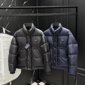 PRADA 프라다 메탈 플레이트 다운 패딩