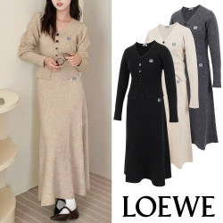 LOEWE 로에베 아나그램 자수 니트 가디건 스커트 세트