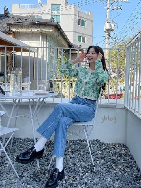 ●실사● 프라다 페이던트 삼각로고 로퍼