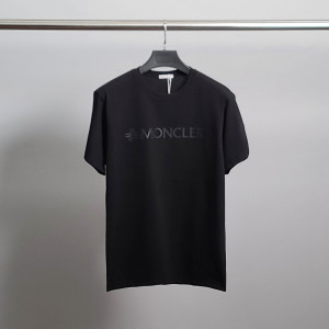 ●2월 판매 10위● MONCLER 몽클레어 블랙 암로고 코튼 반팔티