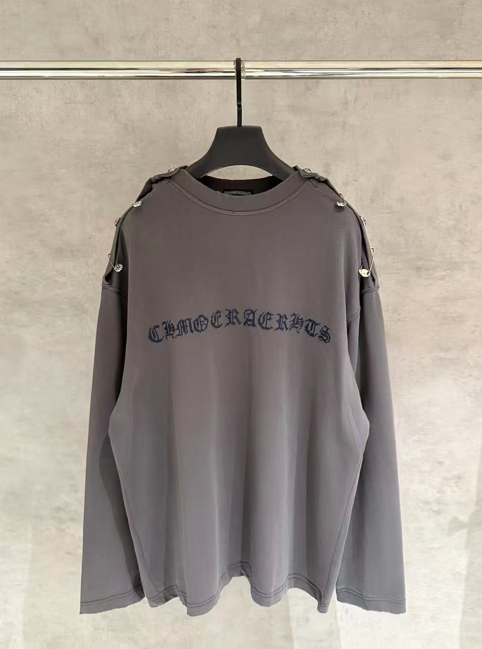 CHROME HEARTS 크롬하츠 로고 숄더 포인트 오버 롱슬리브